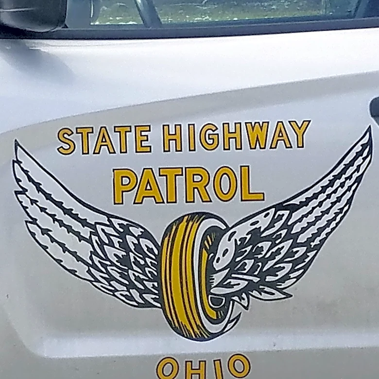 Columbus man dead after car crashes into tree in Delaware County