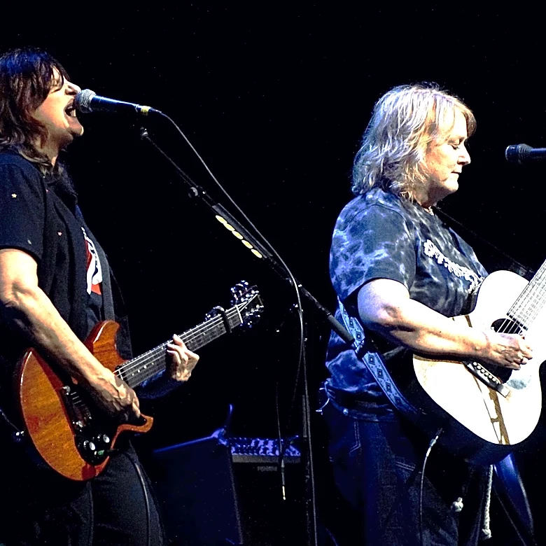 Indigo Girls to share songs, stories at Columbus Commons in September