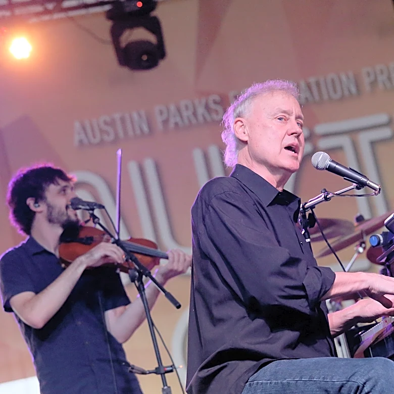 Bruce Hornsby brings new music, old hits to free Columbus Commons show