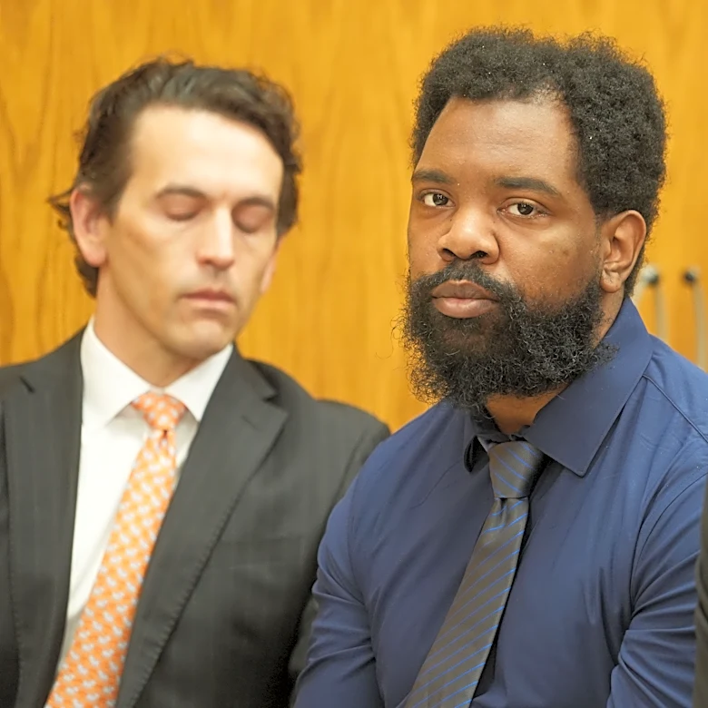 Witnesses describe scene at New Albany warehouse as Bruce Foster trial begins