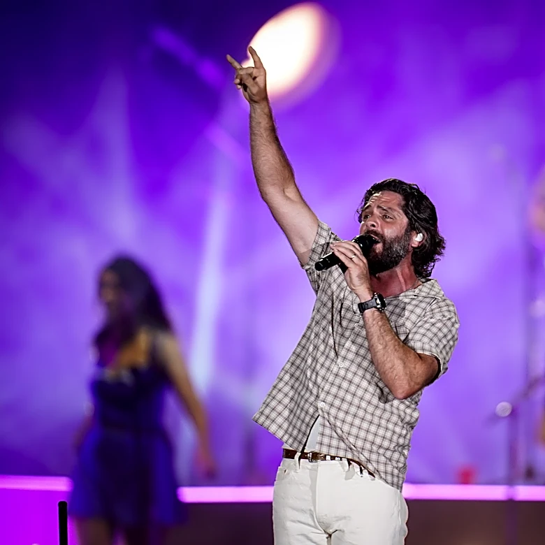 Thomas Rhett, with 25 No. 1 hits, coming to Schottenstein Center