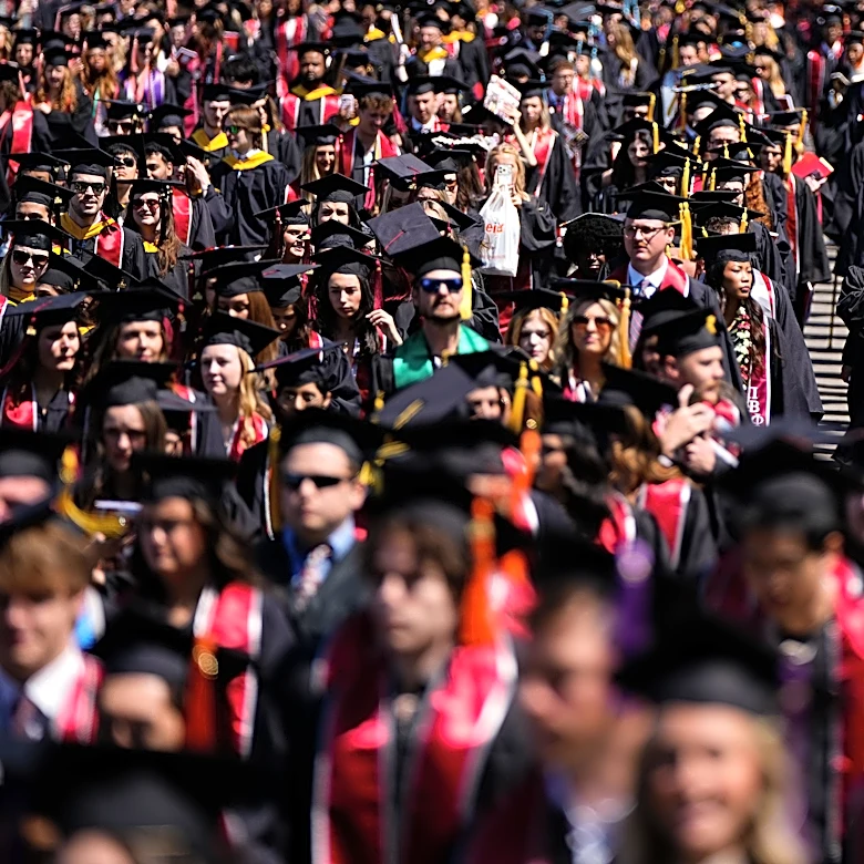 Columbus City Schools grads lag Ohio peers in earning college degrees
