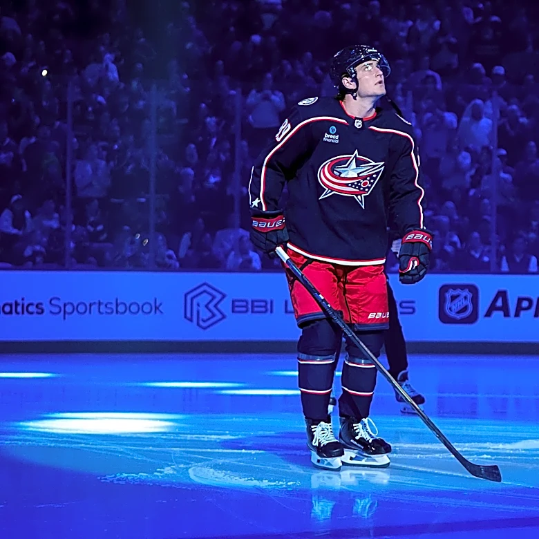 Matthew Knies bursts onto the scene in Columbus Blue Jackets debut