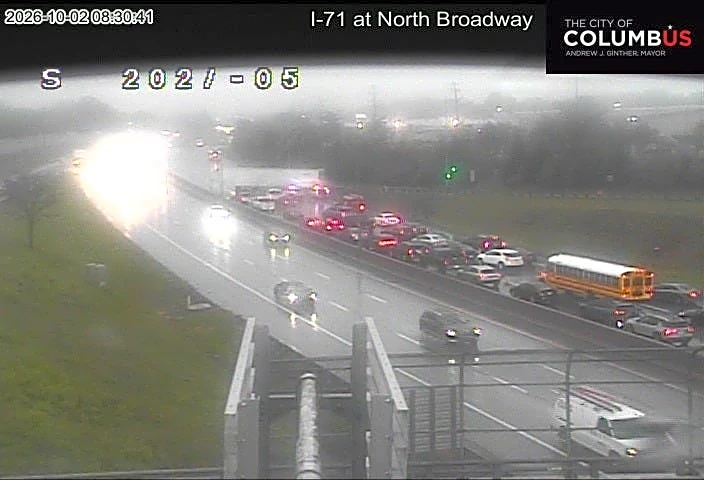 I-71 South closed for jackknifed tractor-trailer on Columbus' North Side