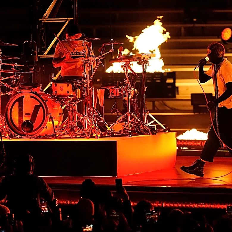 Twenty One Pilots to play biggest headliner show at Ohio Stadium