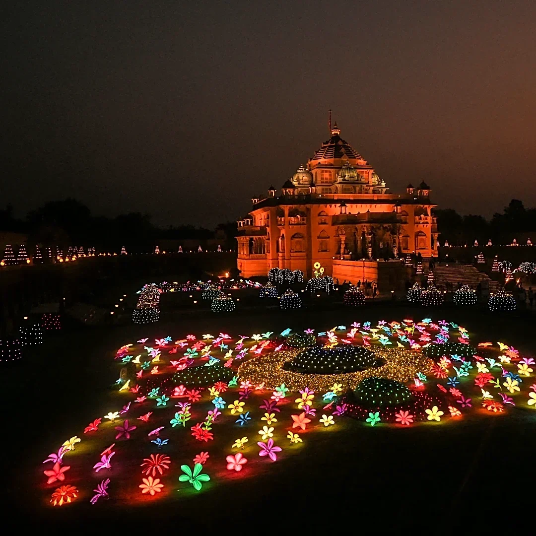 Is Diwali the same as Holi? See Diwali 2026 dates, traditions