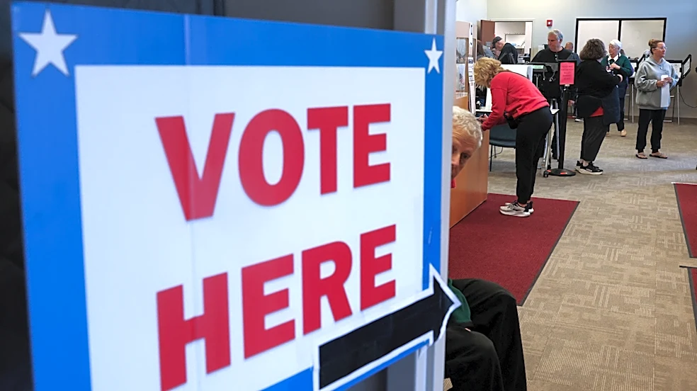 Ohio early in-person voting hours now extend to weekends