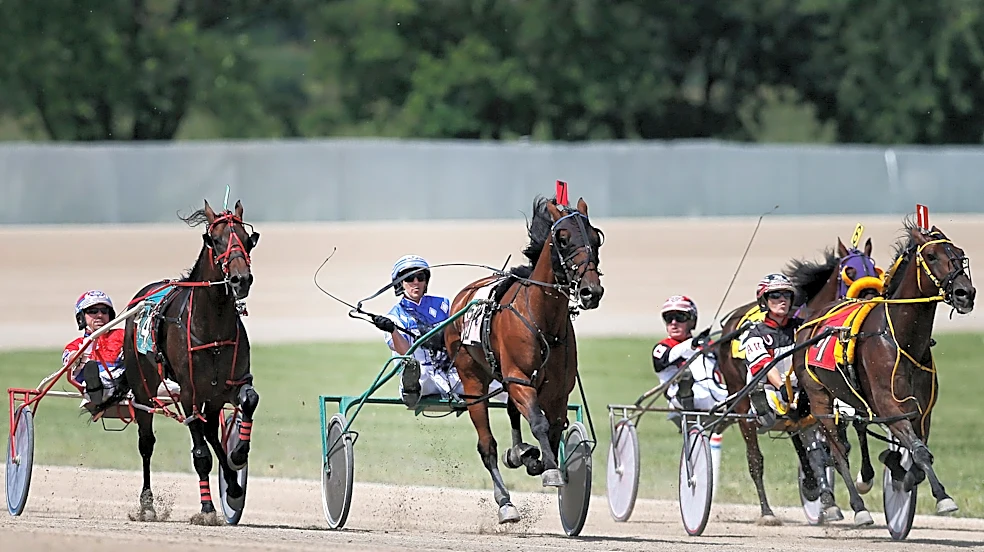 Harness racing's Breeders Crown brings championships to Scioto Downs