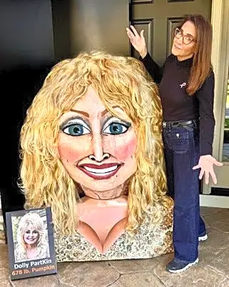 Artist honors late Dolly Parton with giant pumpkin