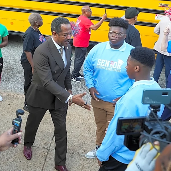 What's the cell phone policy in Memphis-Shelby County Schools classes?