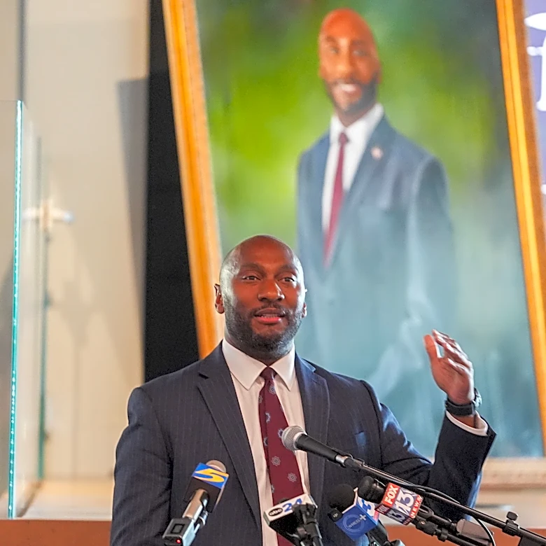Debate over Shelby County suing state heats up; Harris makes his exit