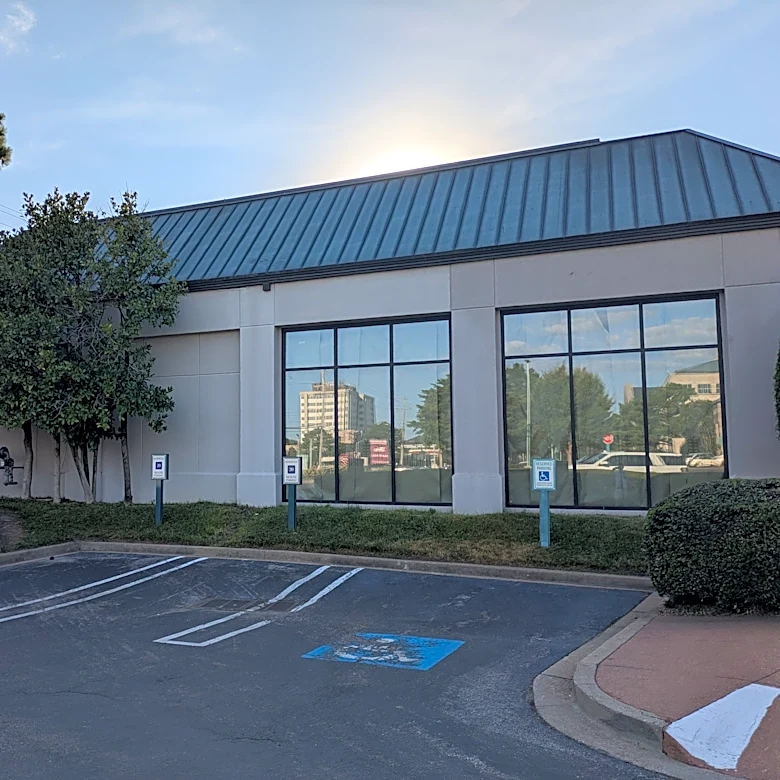 What's that moving into former Belly Acres in East Memphis?