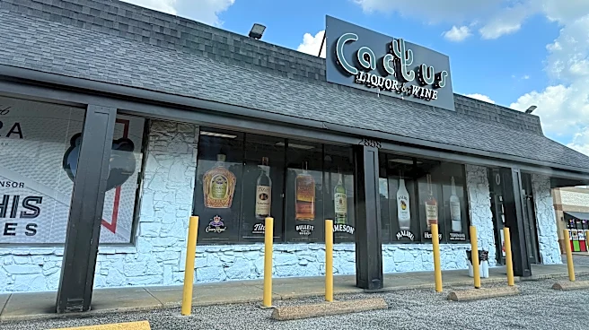 What's that moving in near Amro Music Store on Poplar in Memphis?