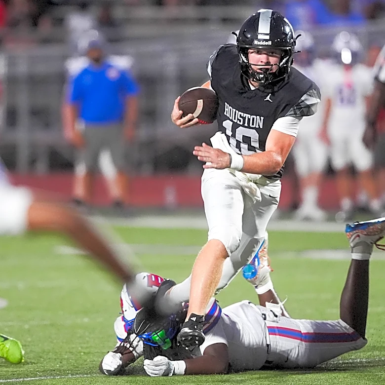 Why Houston QB Canon Day finally took brother's advice as Mustangs beat Bartlett