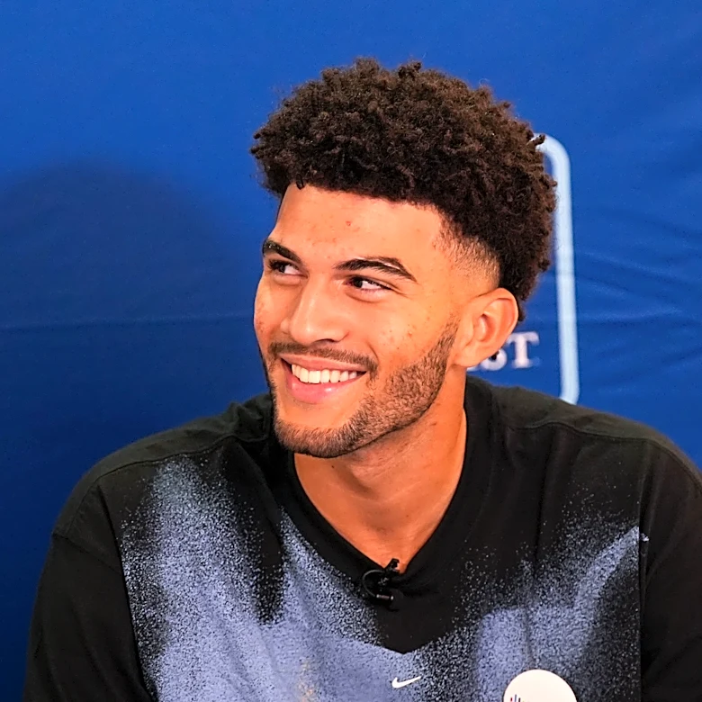 Cam Boozer visits Baptist Memorial Hospital for World Marrow Donor Day