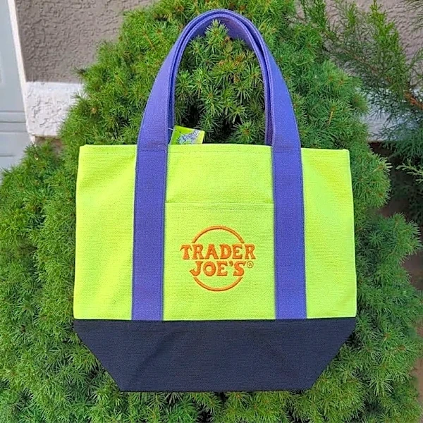 Trader Joe's Halloween mini totes are coming to Tennessee. When and what colors to expect
