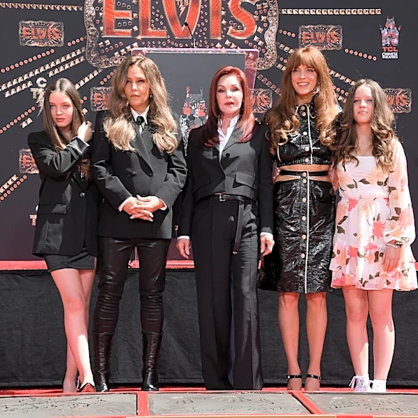 Elvis' twin granddaughters, Harper and Finley Lockwood, turn 18