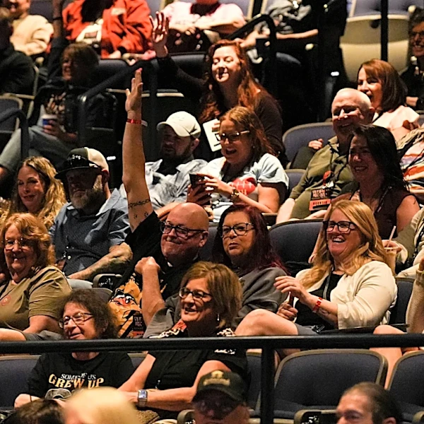 ‘General Hospital’ stars, devoted fans gather at Graceland in Memphis