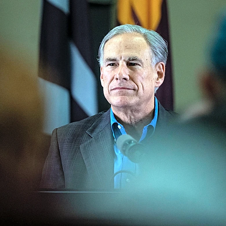 Too much classroom tech? Abbott visits Corpus Christi, talks education