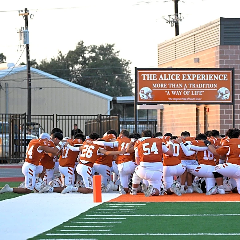 'A feeling like no other': Alice football begins next chapter at new stadium