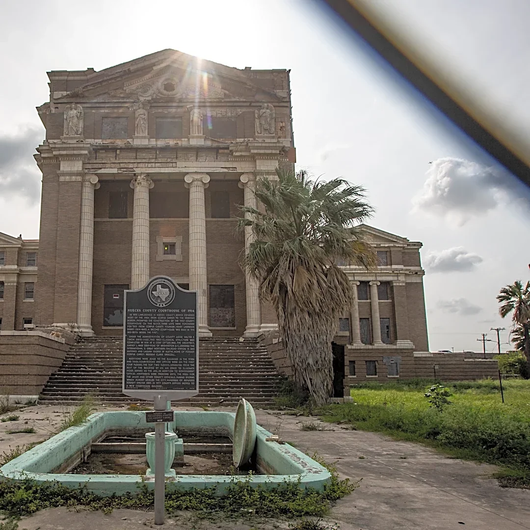 Nueces County approves 1914 courthouse demolition contract