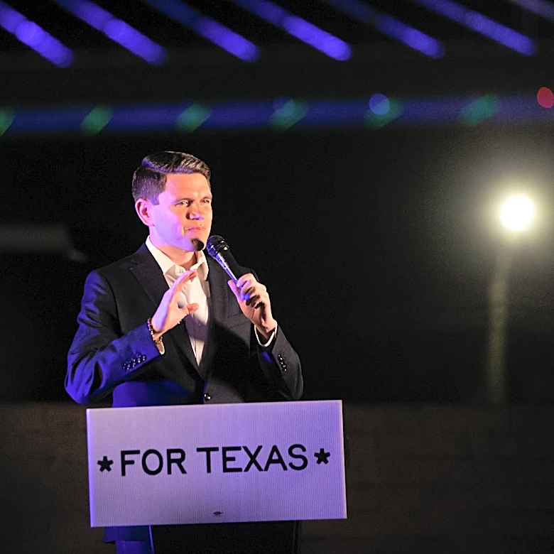 James Talarico's rally draws hundreds in downtown Corpus Christi
