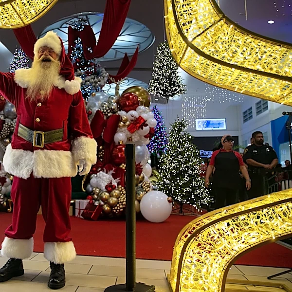 Santa's on his way to town. Here's when he arrives at La Palmera mall