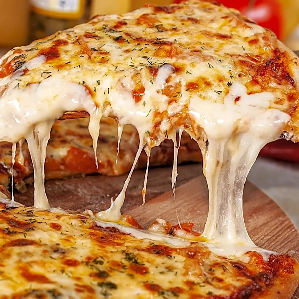 The Fan-Favorite Aldi Pizza You Won't See In The Freezer Aisle In 2026
