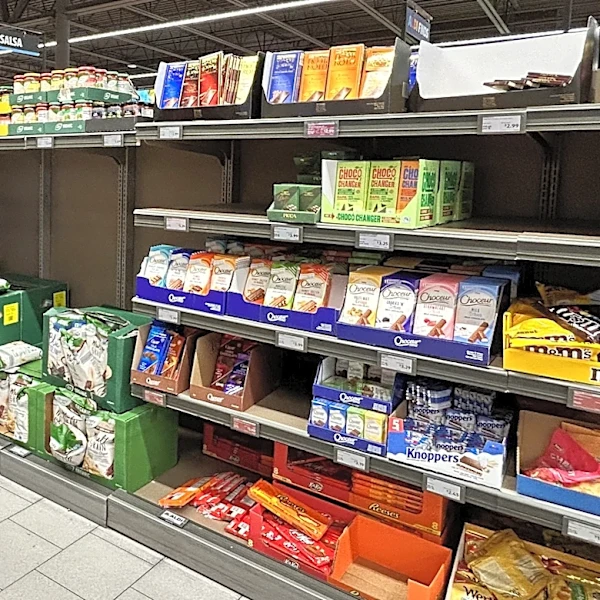 Aldi Aisle Of Shame: Can The Discount Savoritz Artisan Crisps Compete With Upscale Brands?