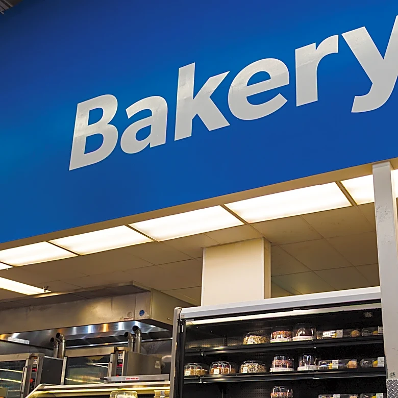 Sam's Club's New Cake Slices Have Shoppers Flocking To The Bakery
