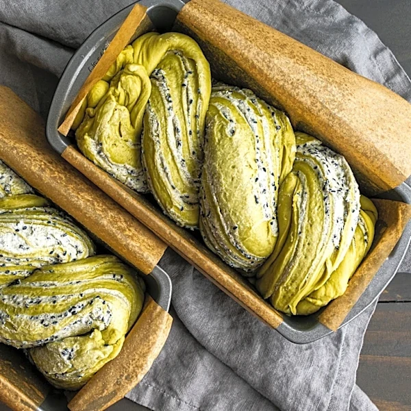 Turn Old Loaf Pans Into Adorable Planters With This Genius DIY