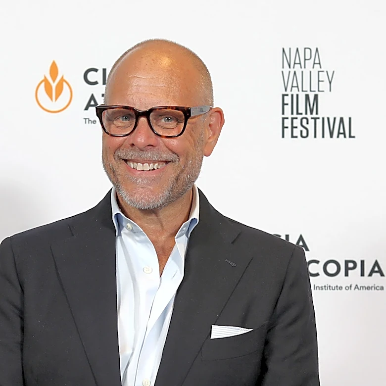Alton Brown's Last Meal On Earth Would Include This Classic Girl Scout Cookie