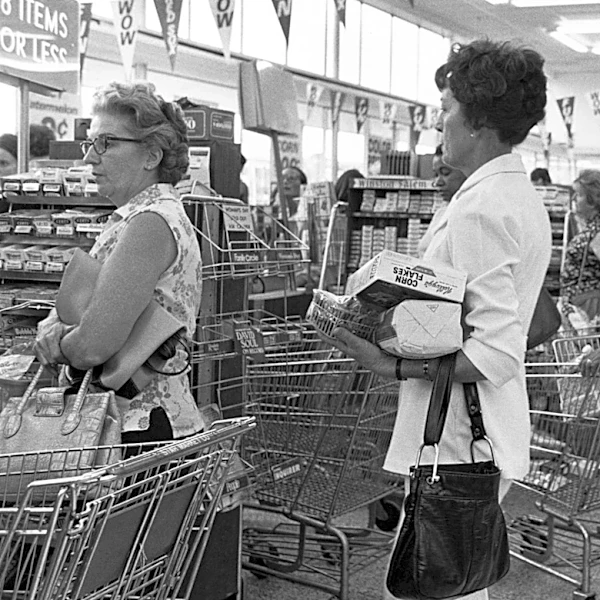 Here's What It Looked Like To Grocery Shop In The '70s