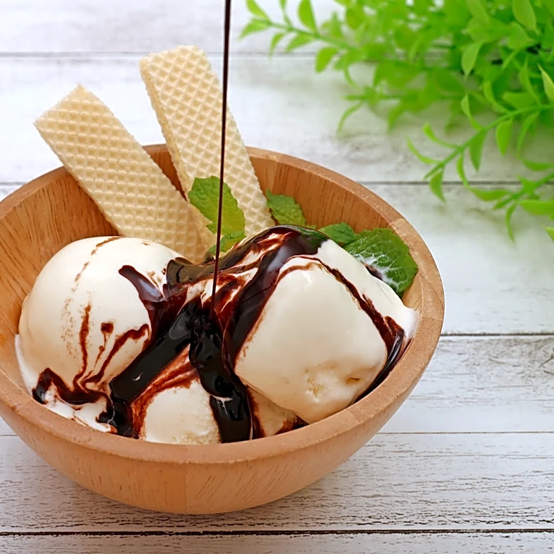 Not Hershey's, Not Ghirardelli: The Best Chocolate Syrup Comes From This Grocery Brand