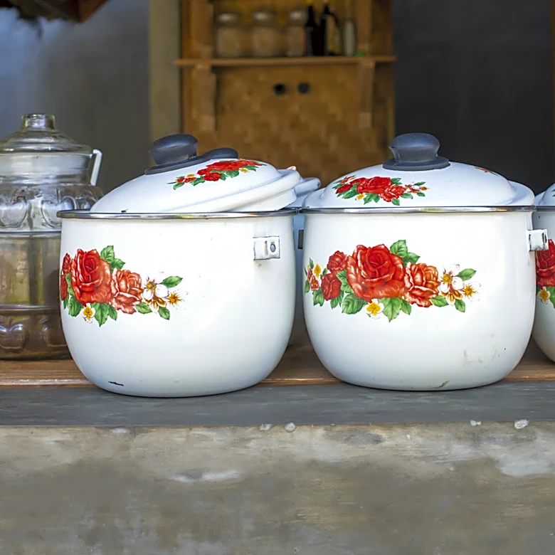 Stop Throwing Old Pot Lids Away And Put Them To Good Use