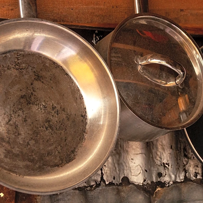 Transform Old Frying Pans Into Adorable Countertop Storage With This Genius DIY