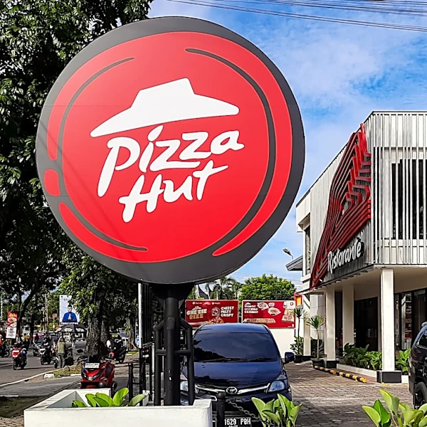 The Australian Pizza Hut Menu Item We Wish We Had In The US