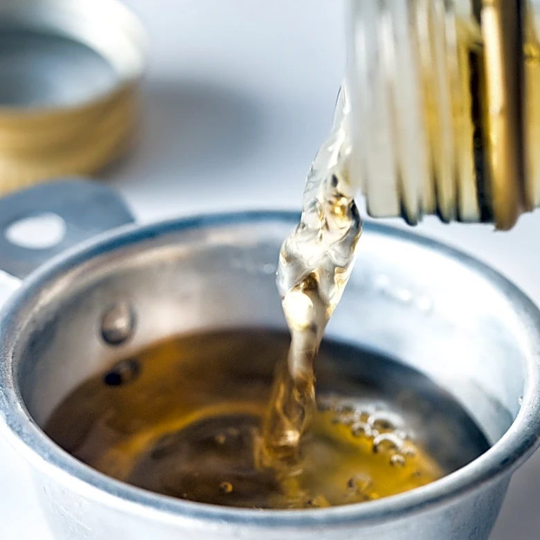 The Worst White Wine Vinegar On Store Shelves Is Also (Sadly) The Cheapest