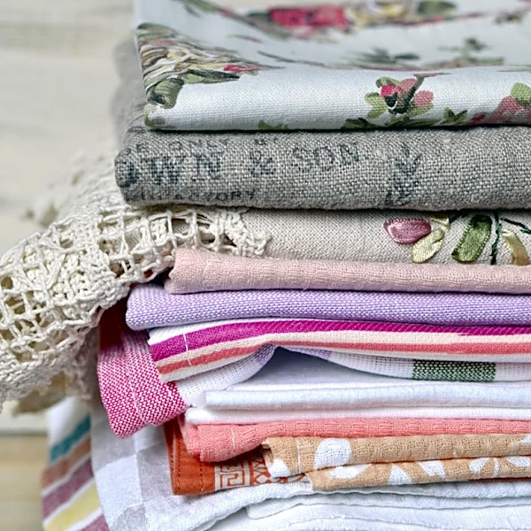 The Best Vintage Kitchen Linens Are Hiding At Thrift Stores