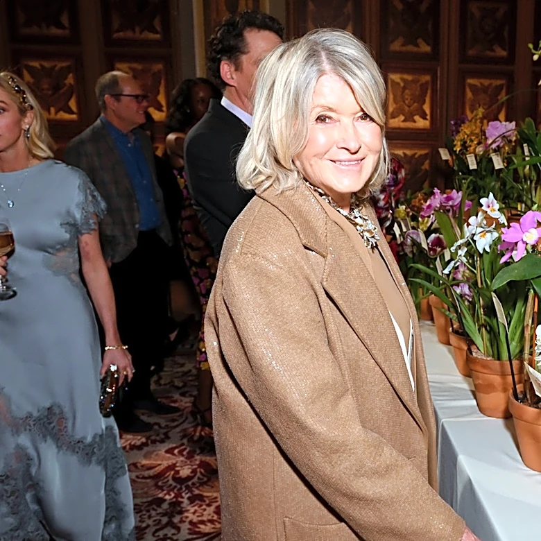 Martha Stewart's Mess-Free Method For Poached Eggs
