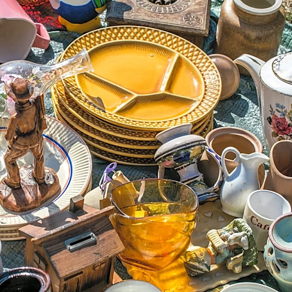 Never Buy Plastic Food Storage Containers From Thrift Stores. Here's Why