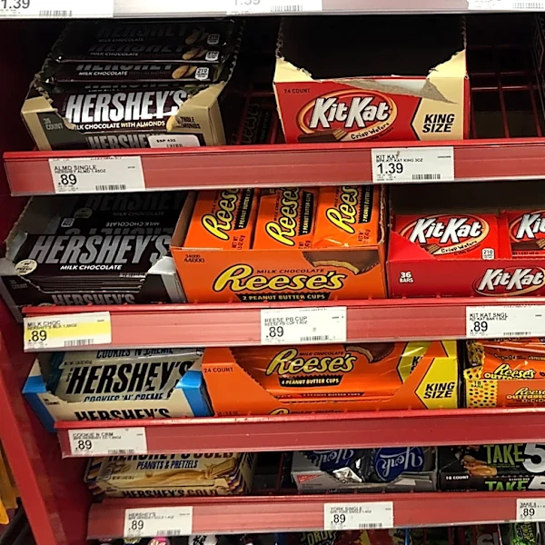 15 Candy Bars From The '50s That Still Exist Today