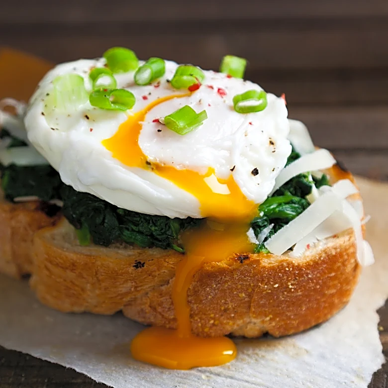 Make Restaurant-Worthy Poached Eggs With This Spanish-Style Addition