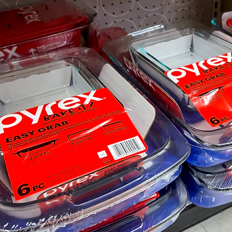 Why Chipped Pyrex Dishes Aren't Worth Buying At Thrift Stores