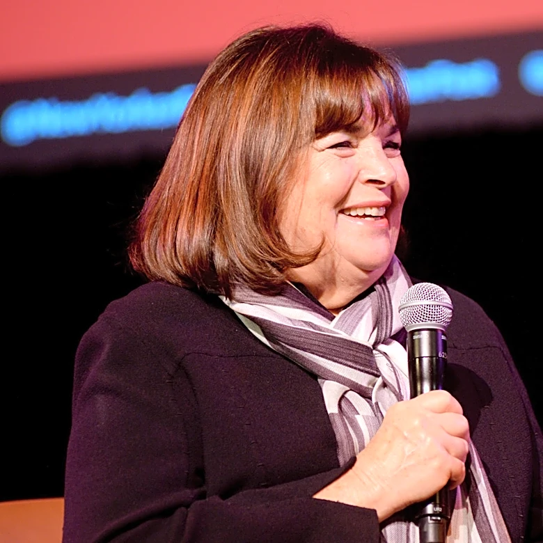 This 3-Piece Pyrex Set Under $30 Is A Staple In Ina Garten's Home