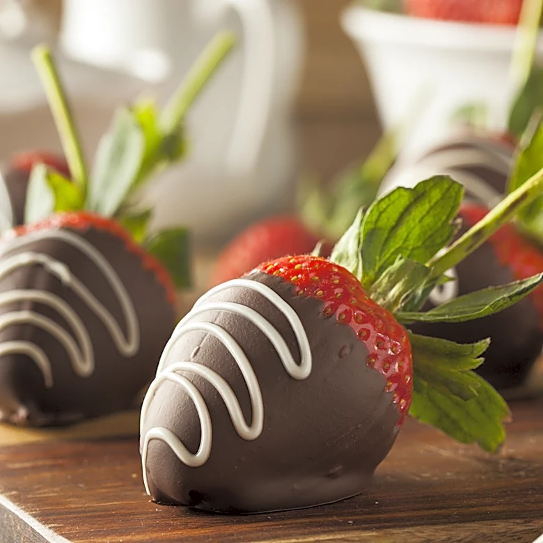 Make Chocolate-Covered Strawberries Prettier With This Coconut Oil Tip
