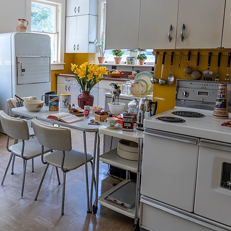5 Retro '60s Kitchen Trends That Deserve A Comeback