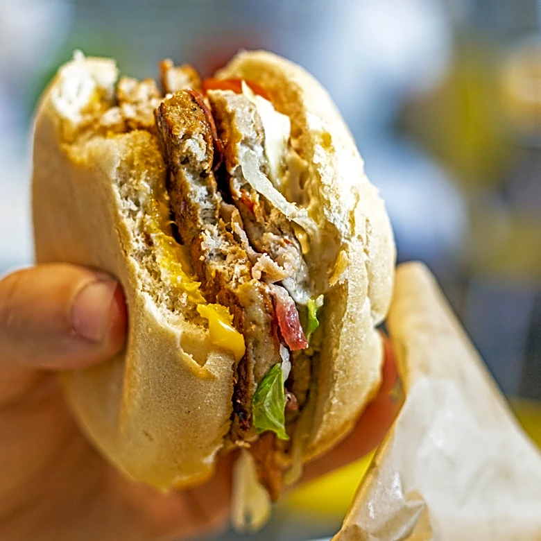 The Fast Food Chain With The Worst Signature Burger Is Famous For Its Beef