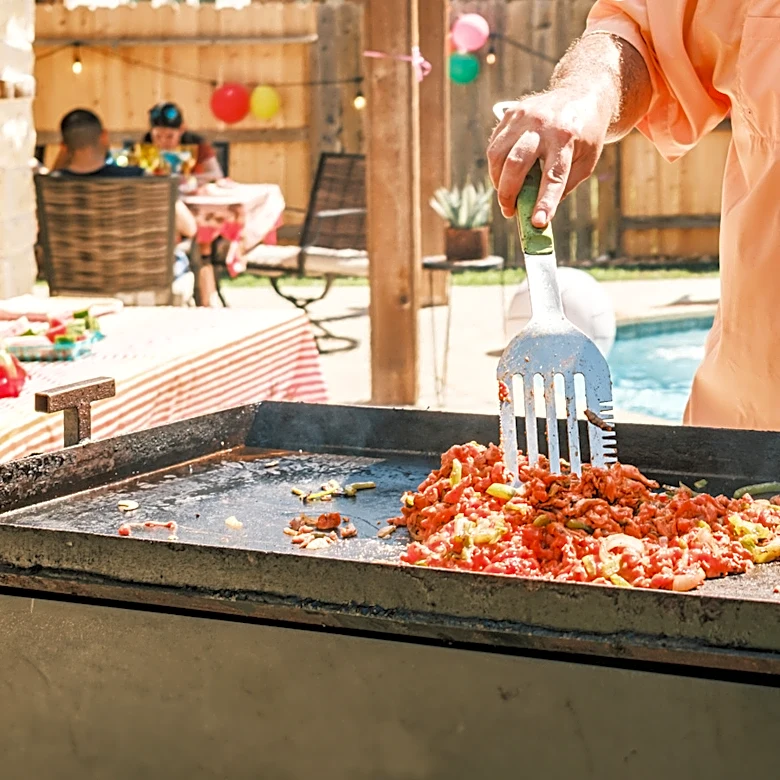 5 Differences Between A Blackstone And A Weber Slate Griddle