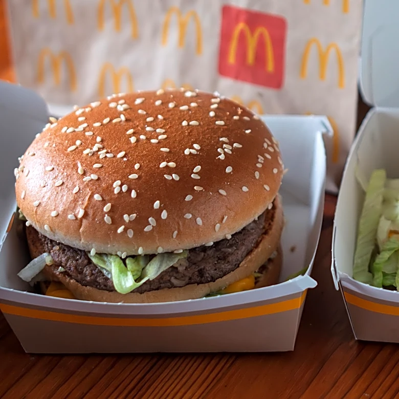 McDonald's Employees Are Strictly Forbidden From Breaking This Burger Rule